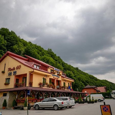 Pensiune Restaurant Route60 Ciucea Exteriör bild