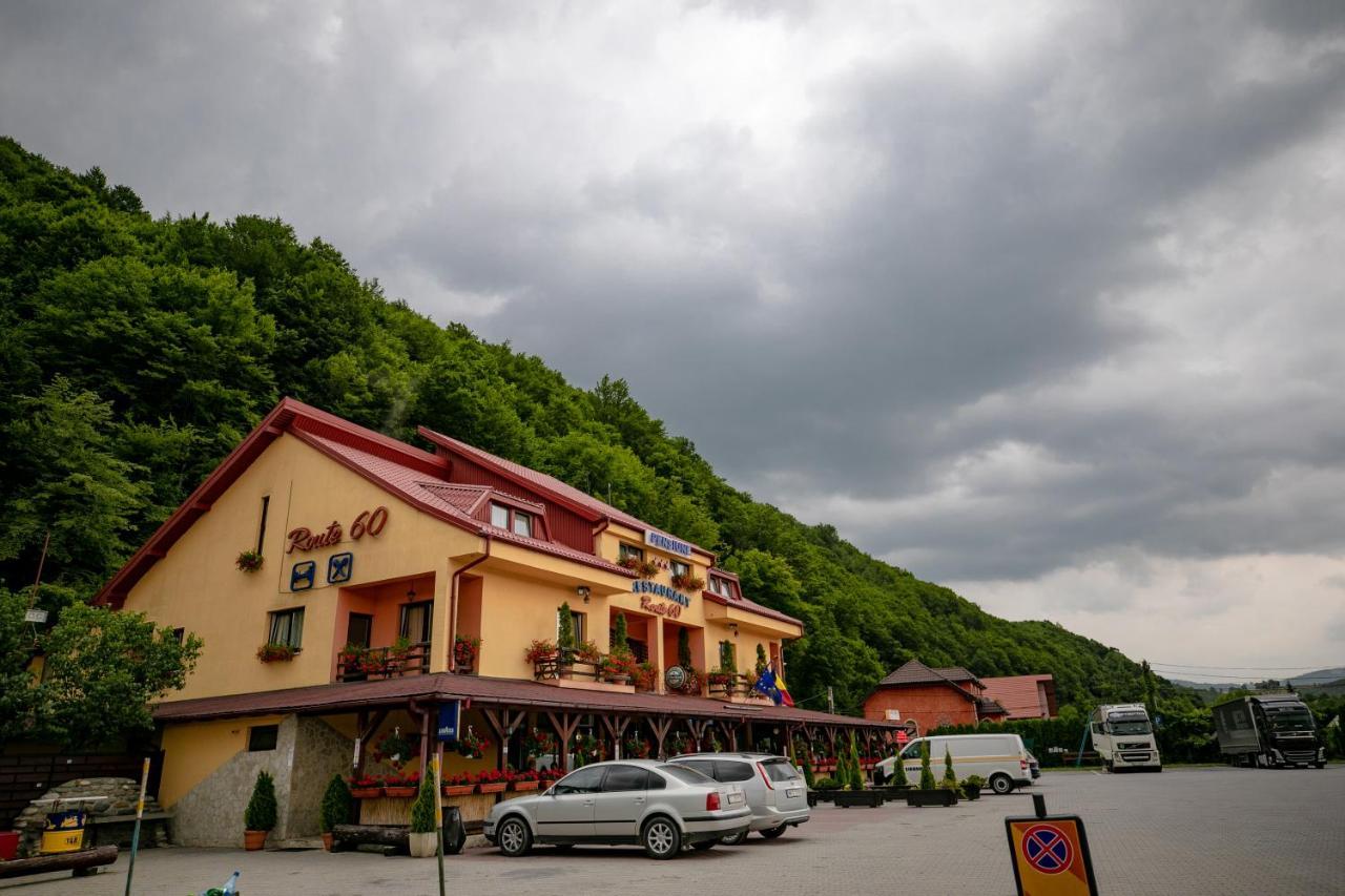 Pensiune Restaurant Route60 Ciucea Exteriör bild