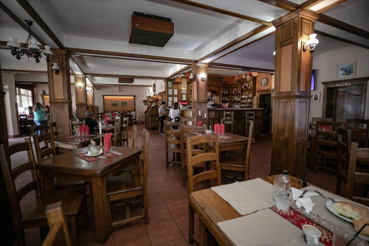 Pensiune Restaurant Route60 Ciucea Exteriör bild